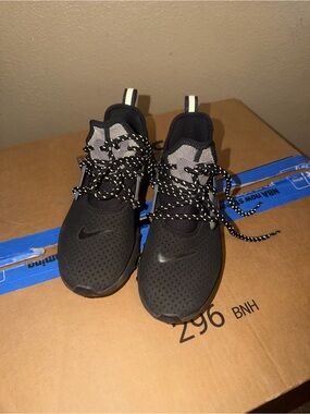 Nike Black and Grey Presto Sneakers